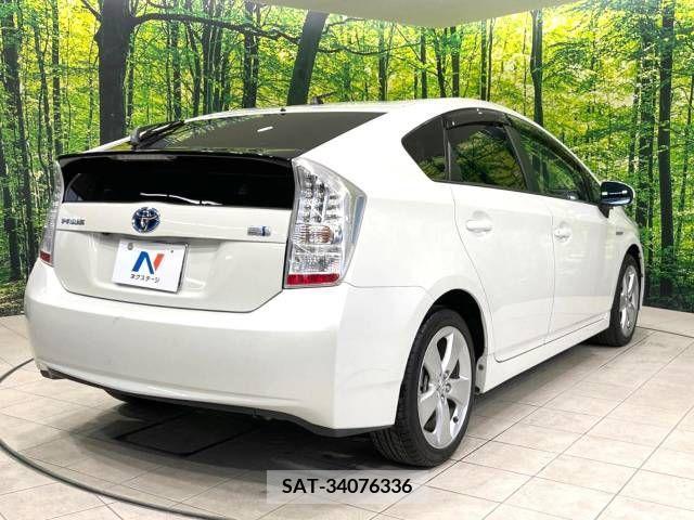 Toyota PRIUS 2011-02 322011-17