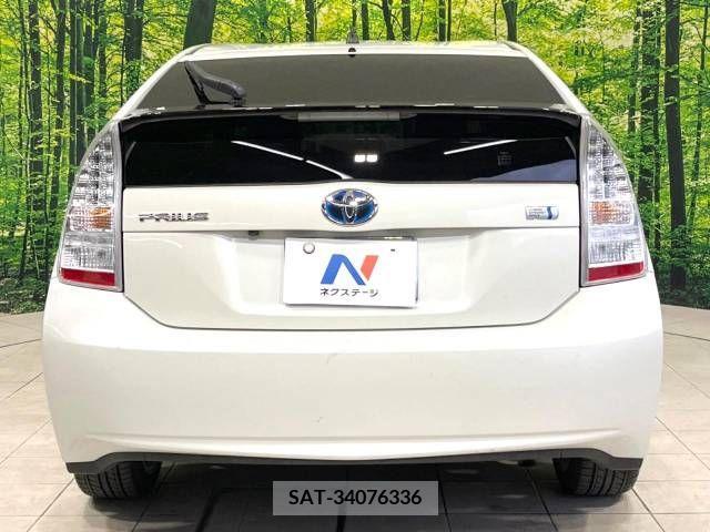 Toyota PRIUS 2011-02 322011-15