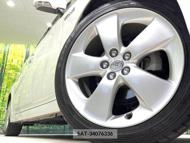 Toyota PRIUS 2011-02 322011-12