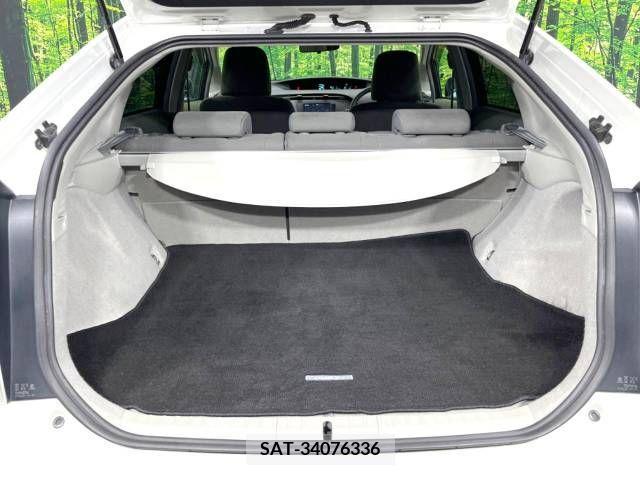 Toyota PRIUS 2011-02 322011-10