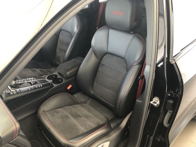 Porsche MACAN 2020-09 23027-10