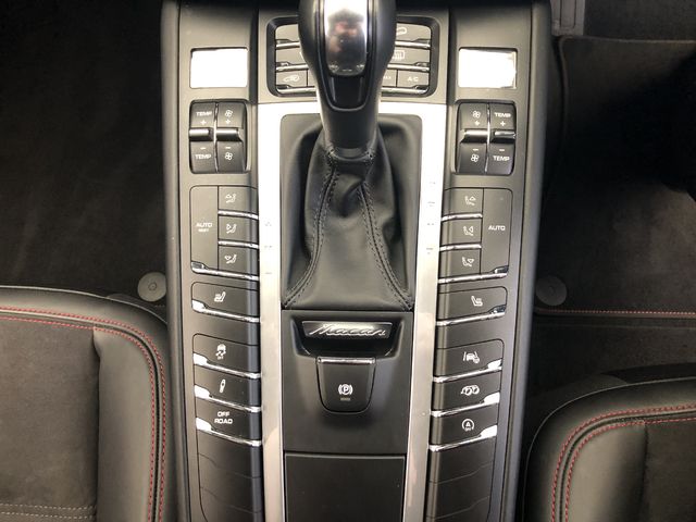 Porsche MACAN 2020-09 23027-14