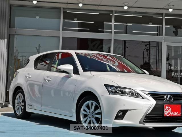 Lexus CT 2015-10 235217-2