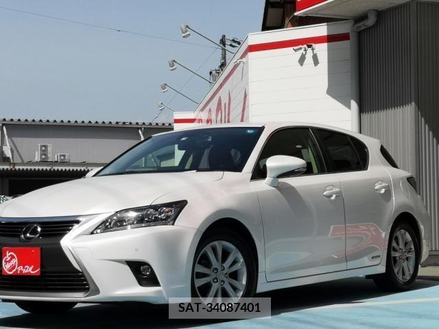 Lexus CT 2015-10 235217-1