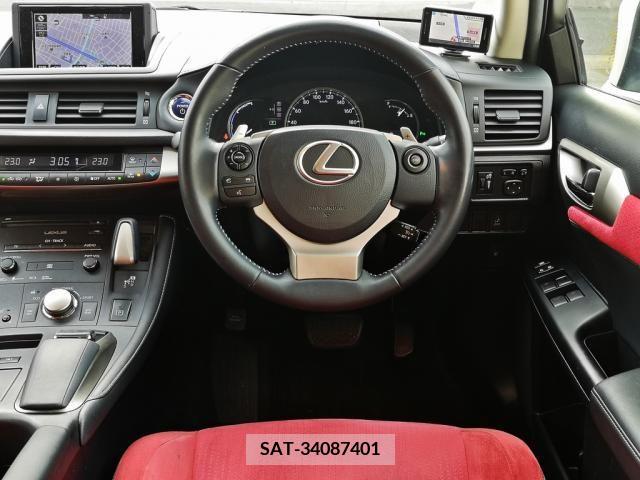 Lexus CT 2015-10 235217-12