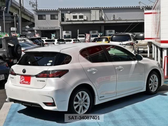 Lexus CT 2015-10 235217-10