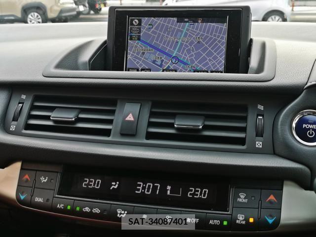 Lexus CT 2015-10 235217-14