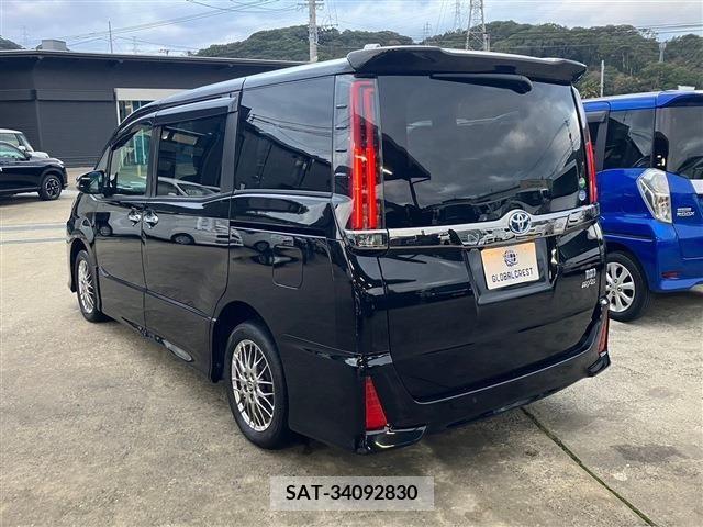 Toyota NOAH 2020-08 207377-10