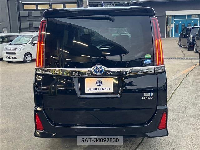 Toyota NOAH 2020-08 207377-9