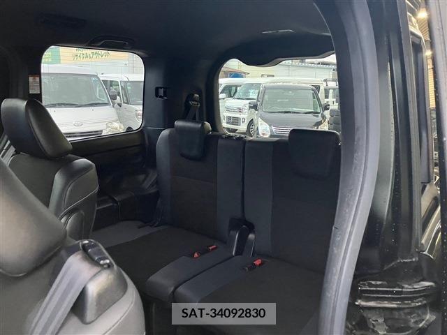 Toyota NOAH 2020-08 207377-4