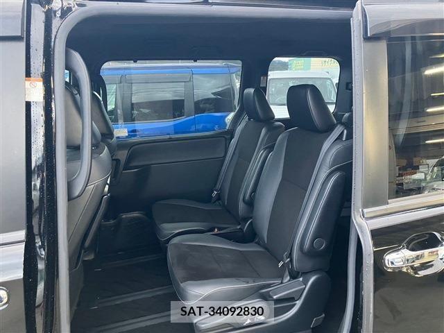 Toyota NOAH 2020-08 207377-3