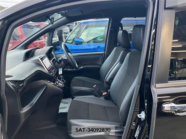 Toyota NOAH 2020-08 207377-2
