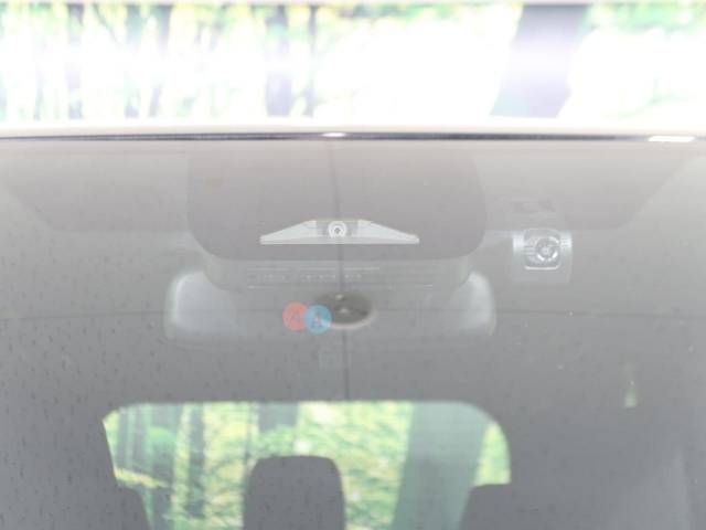Toyota NOAH 2023-06 191527-4
