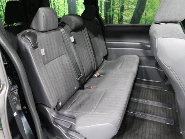 Toyota NOAH 2023-06 191527-9