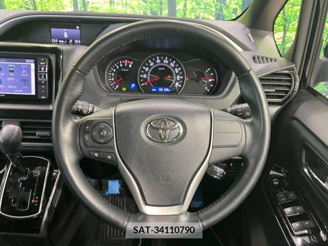 Toyota VOXY 2018-01 321578-11