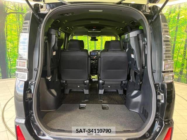 Toyota VOXY 2018-01 321578-10