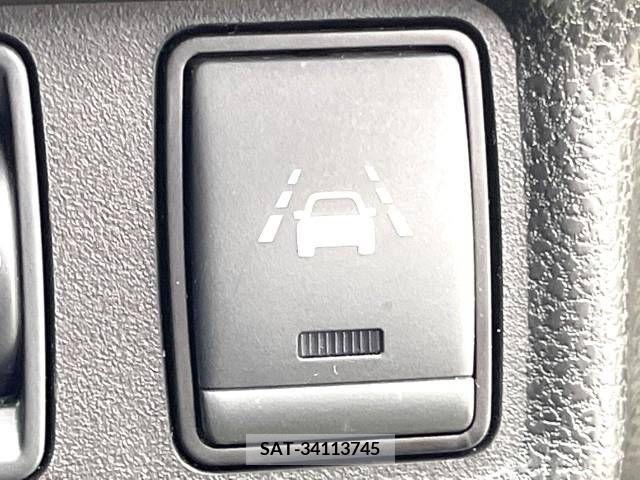 Nissan NOTE 2019-04 365488-8