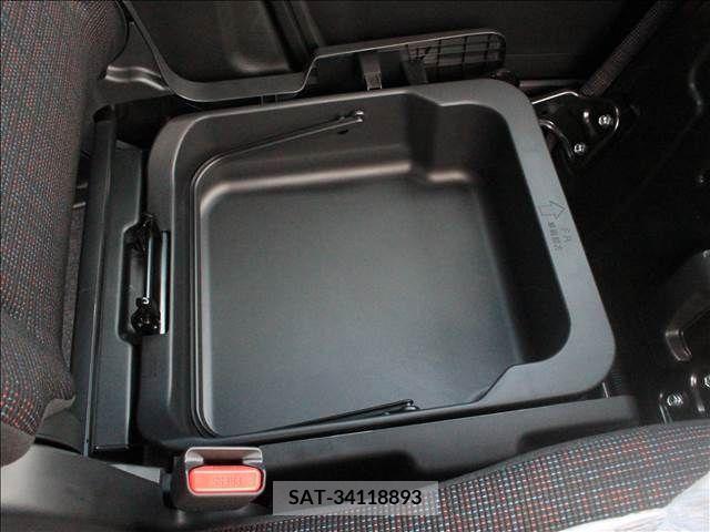 Suzuki SPACIA 2022-11 368546-28