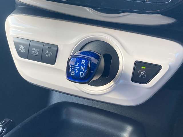 Toyota PRIUS 2018-07 259-7