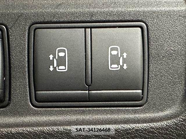 Nissan SERENA 2018-10 340978-5