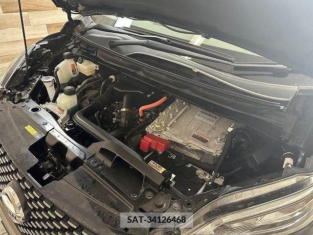 Nissan SERENA 2018-10 340978-18
