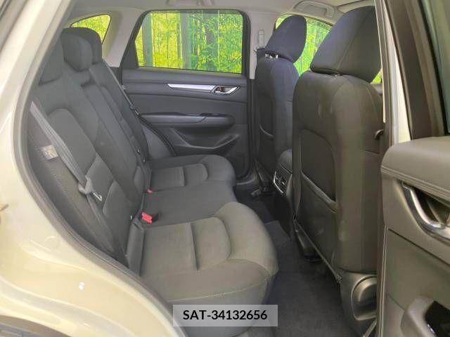 Mazda CX-5 2018-04 209530-10