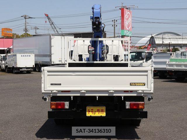 Hino DUTRO 2018-12 296682-6