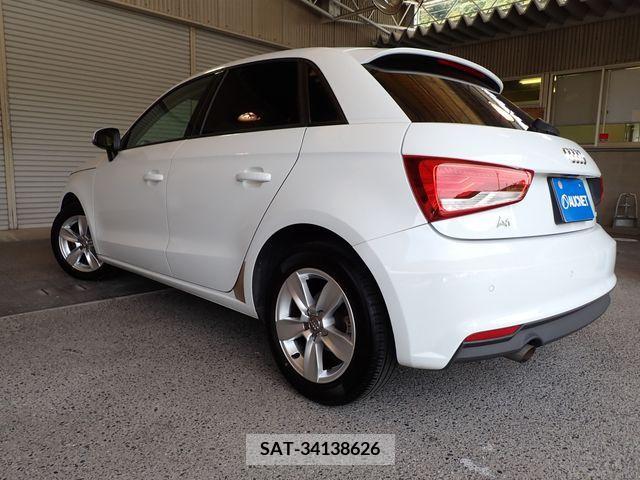 Audi A1 2015-06 348183-2