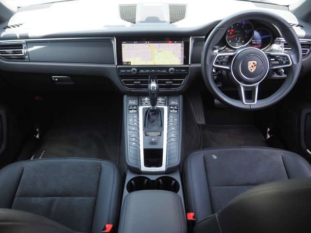 Porsche MACAN 2019-12 17604-14