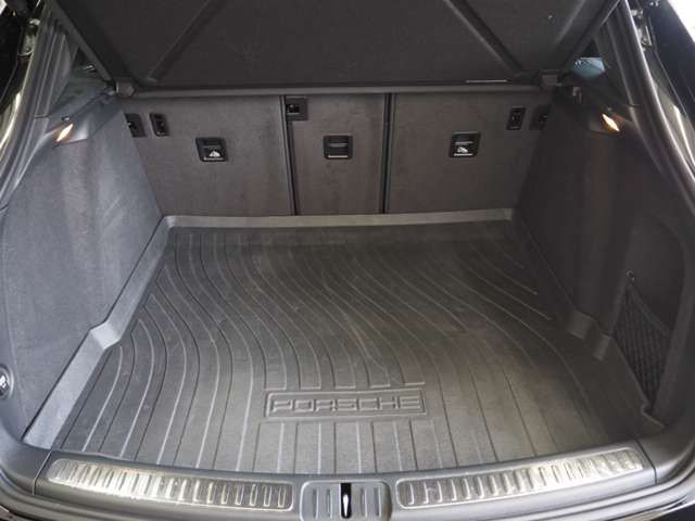 Porsche MACAN 2019-12 17604-16