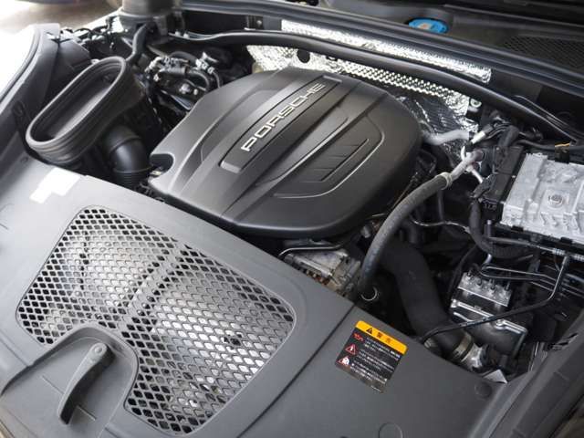 Porsche MACAN 2019-12 17604-15