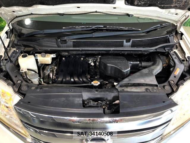 Nissan SERENA 2011-11 367631-19
