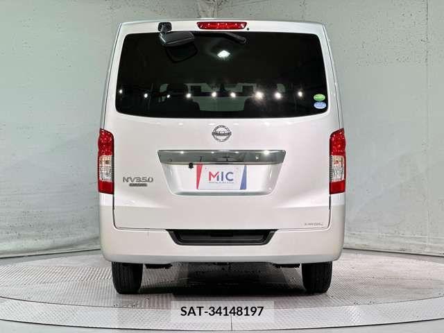 Nissan NV350 Caravan 2019-04 280553-9