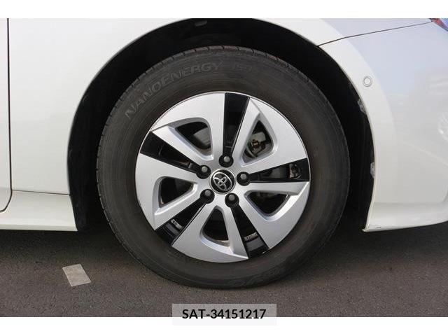 Toyota PRIUS 2017-03 206684-11