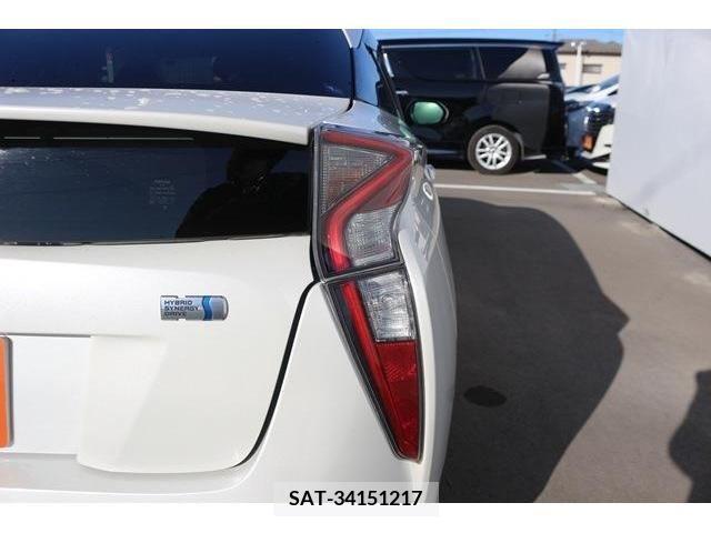 Toyota PRIUS 2017-03 206684-10