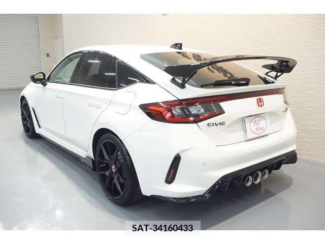 Honda CIVIC 2023-10 302713-2