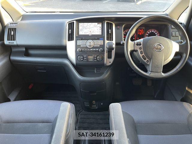 Nissan SERENA 2009-06 208056-4