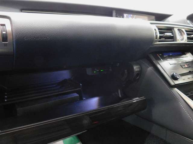 Lexus IS 2013-06 15375-17