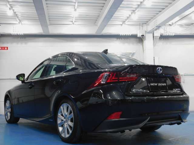 Lexus IS 2013-06 15375-2