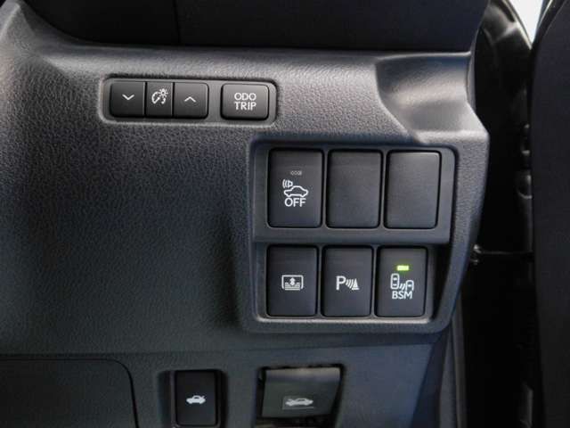 Lexus IS 2013-06 15375-11
