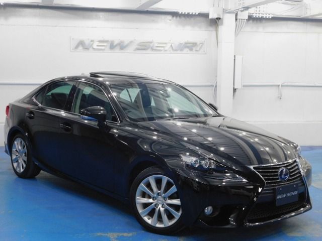 Lexus IS 2013-06 15375-1
