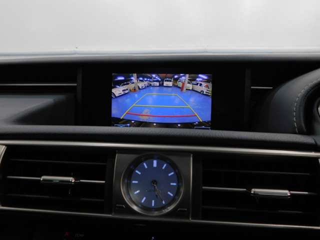 Lexus IS 2013-06 15375-10
