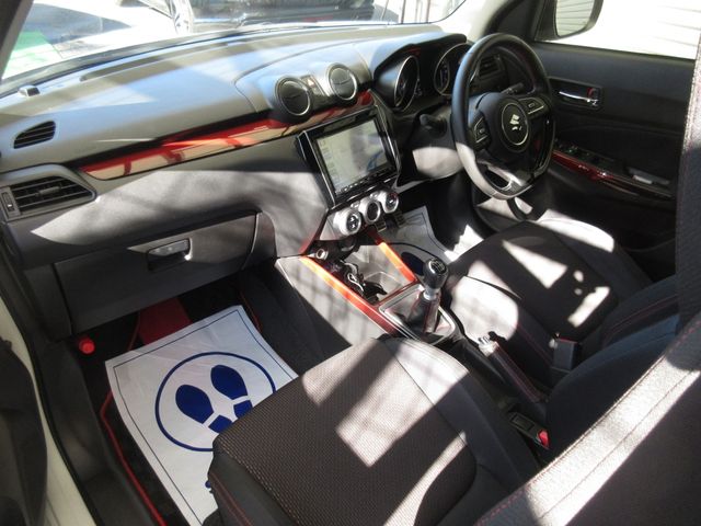 Suzuki SWIFT 2019-06 189693-14