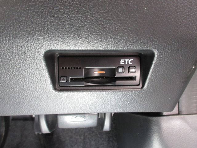 Suzuki SWIFT 2019-06 189693-23