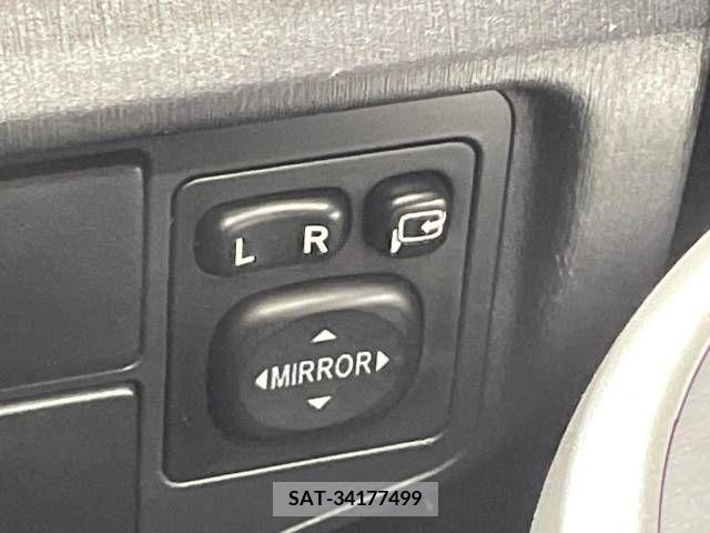 Toyota PRIUS 2015-11 282270-6