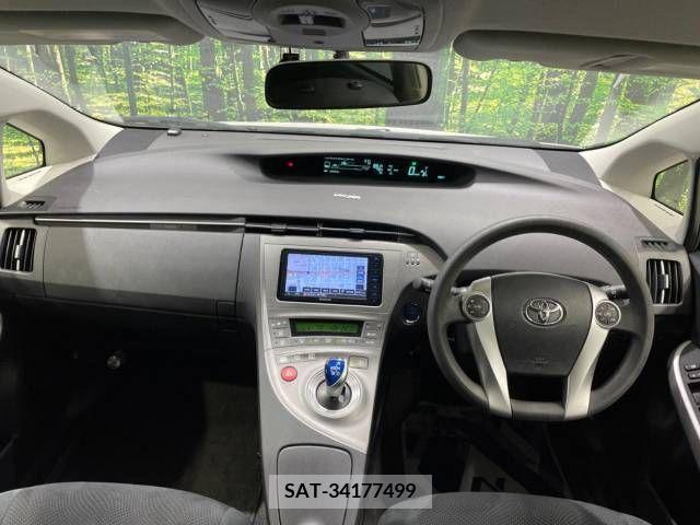 Toyota PRIUS 2015-11 282270-1