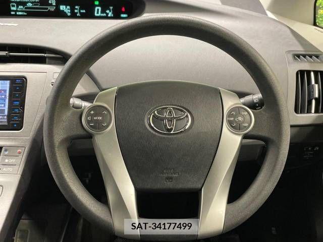 Toyota PRIUS 2015-11 282270-11