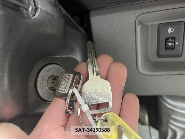 Nissan CLIPPER 2013-10 206783-11