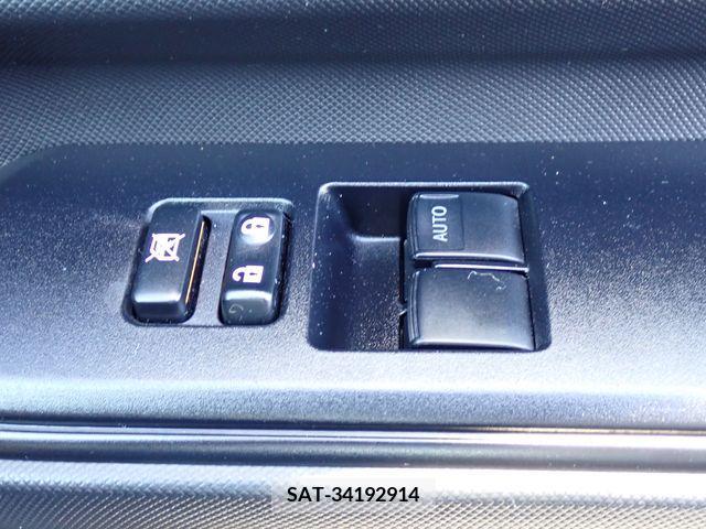 Toyota AQUA 2018-09 203582-12