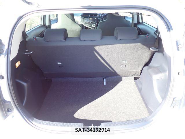 Toyota AQUA 2018-09 203582-17